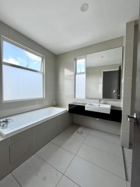 Rumah Banglo untuk Disewa di Senibong (Permas Jaya) - Zoe Voon - Bathroom - PropertyGuru.com.my