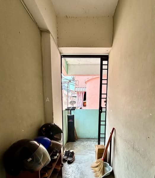 Rumah Flat untuk Dijual di Taman Sri Pinang - Aswad . - Entrance - PropertyGuru.com.my