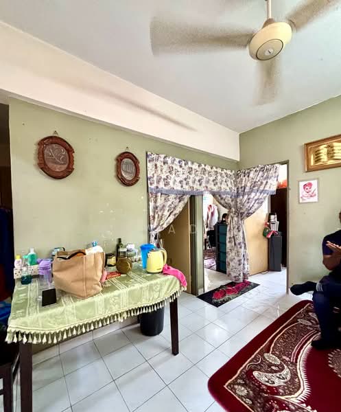 Rumah Flat untuk Dijual di Taman Sri Pinang - Aswad . - Living Room - PropertyGuru.com.my