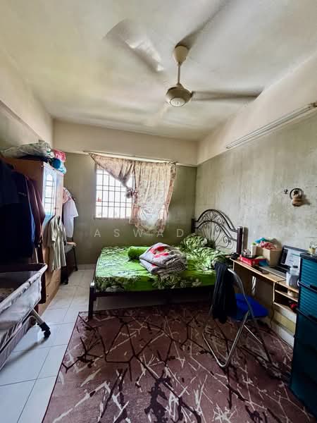 Rumah Flat untuk Dijual di Taman Sri Pinang - Aswad . - Bedroom - PropertyGuru.com.my