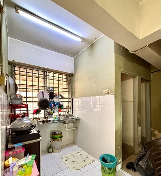 Rumah Flat untuk Dijual di Taman Sri Pinang - Aswad . - Kitchen - PropertyGuru.com.my