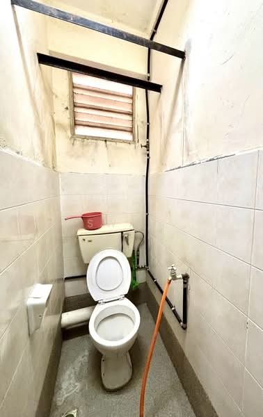 Rumah Flat untuk Dijual di Taman Sri Pinang - Aswad . - Bathroom - PropertyGuru.com.my