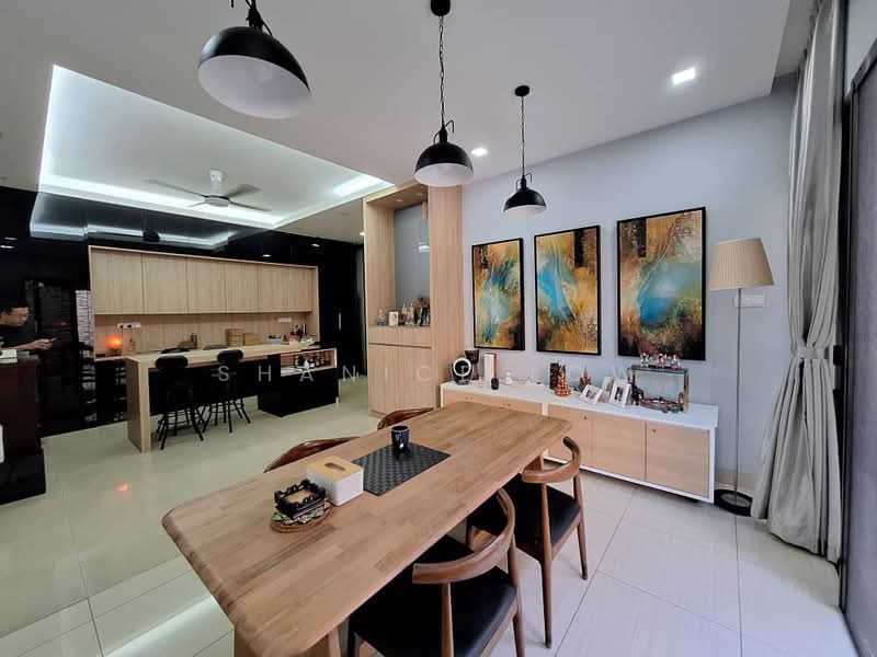 Semi-Detached House for Sale in Puchong (Selangor) - Shanice Low - Dining Room - PropertyGuru.com.my