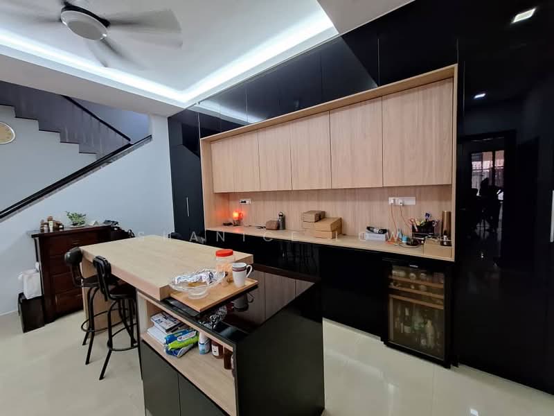 Semi-Detached House for Sale in Puchong (Selangor) - Shanice Low - Kitchen - PropertyGuru.com.my