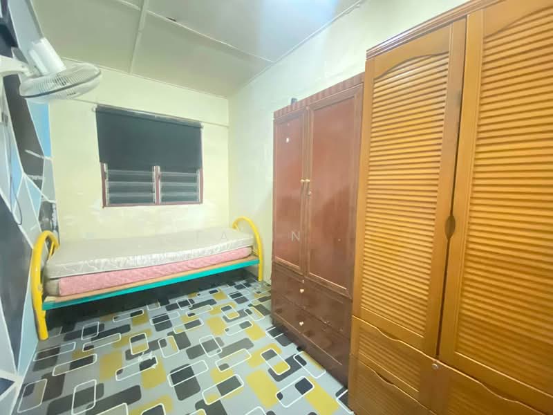 2-storey Terraced House for Sale in Desa Pakatan (Ipoh) - Fatin . - Bedroom - PropertyGuru.com.my