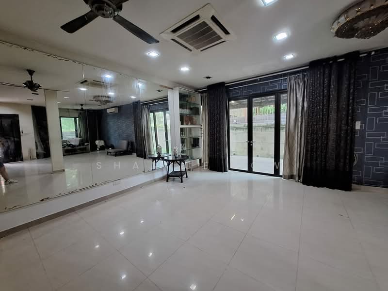 Semi-Detached House for Sale in Puchong (Selangor) - Shanice Low - Living Room - PropertyGuru.com.my