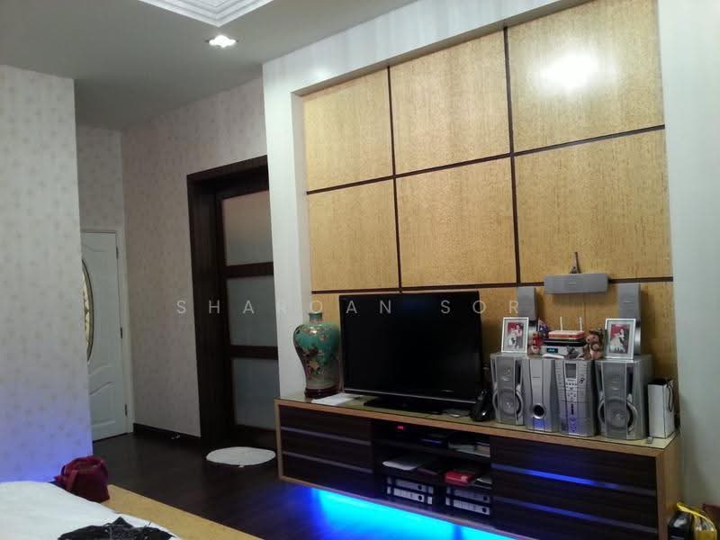 Semi-Detached House for Sale in Taman Tan Yew Lai (Jalan Klang Lama (Old Klang Road)) - Sharoan Sor - Bedroom - PropertyGuru.com.my