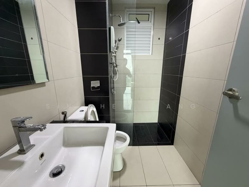 Service Residence for Sale at Tropez Residences - Sin Chew Siang - Bathroom - PropertyGuru.com.my
