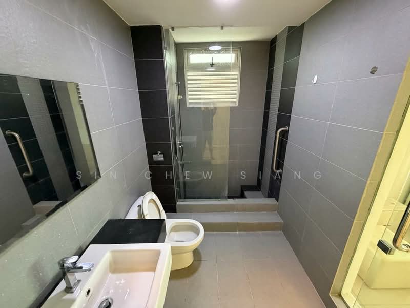 Service Residence for Sale at Tropez Residences - Sin Chew Siang - Bathroom - PropertyGuru.com.my