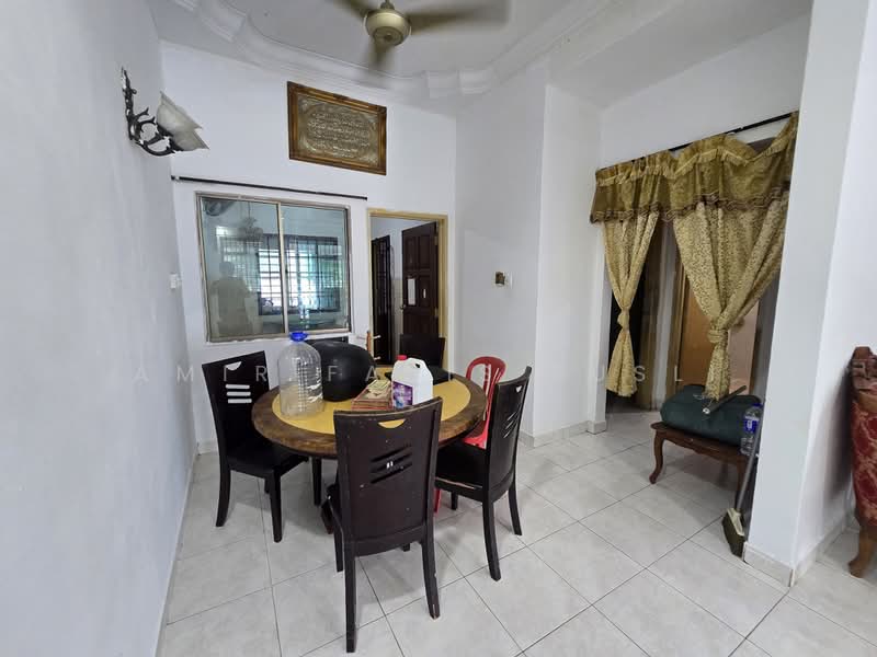 2-storey Terraced House for Sale in Taman Puteri Wangsa (Ulu Tiram) - Amir Faris Rusli - Dining Room - PropertyGuru.com.my