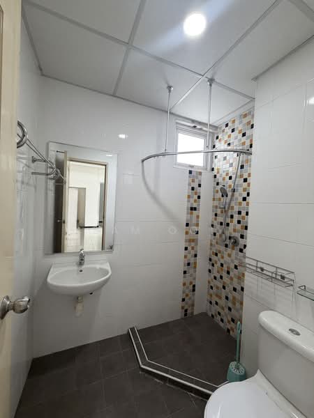 Condominium for Sale at Bayswater Resort Condominium - Sam Ooi - Bathroom - PropertyGuru.com.my