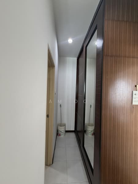 Condominium for Sale at Bayswater Resort Condominium - Sam Ooi - master room wardrobe - PropertyGuru.com.my