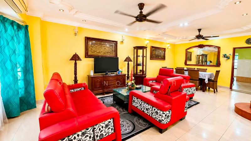 2-storey Terraced House for Sale in Bukit Jelutong (Shah Alam) - Mohd Nor Fahmi - Living Room - PropertyGuru.com.my