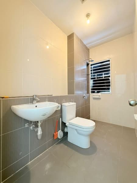 Rumah Teres 2.5 Tingkat untuk Dijual di Setia Alam (Selangor) - Ryan . - Bathroom - PropertyGuru.com.my