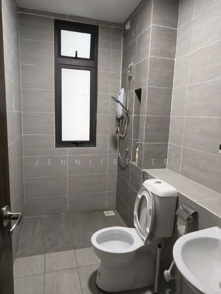Servis Apartment untuk Disewa di 8Scape Residence @ Sutera - Jennifer Tee - Bathroom - PropertyGuru.com.my