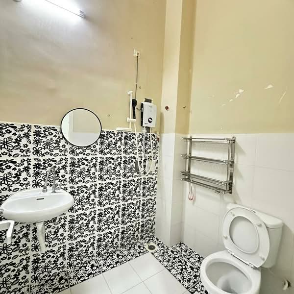 Rumah Teres 1 Tingkat untuk Disewa di Setia Eco Gardens (Gelang Patah) - Sharon Ng - Bathroom - PropertyGuru.com.my