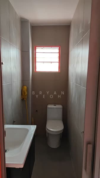 2-storey Terraced House for Rent in Sri Petaling (Kuala Lumpur) - Bryan Yeoh - Bathroom - PropertyGuru.com.my