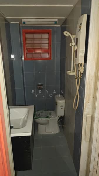 2-storey Terraced House for Rent in Sri Petaling (Kuala Lumpur) - Bryan Yeoh - Bathroom - PropertyGuru.com.my
