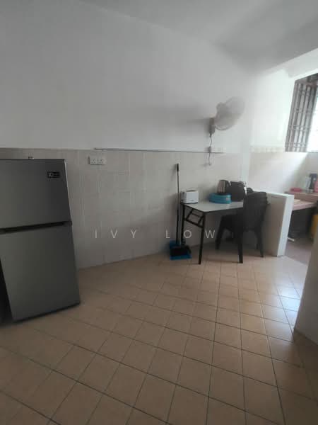 Rumah Teres 2 Tingkat untuk Disewa di Taman Mutiara Rini (Skudai) - Ivy Low - Kitchen - PropertyGuru.com.my