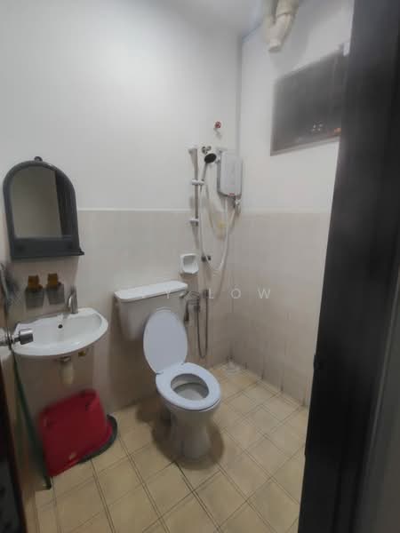 Rumah Teres 2 Tingkat untuk Disewa di Taman Mutiara Rini (Skudai) - Ivy Low - Bathroom - PropertyGuru.com.my