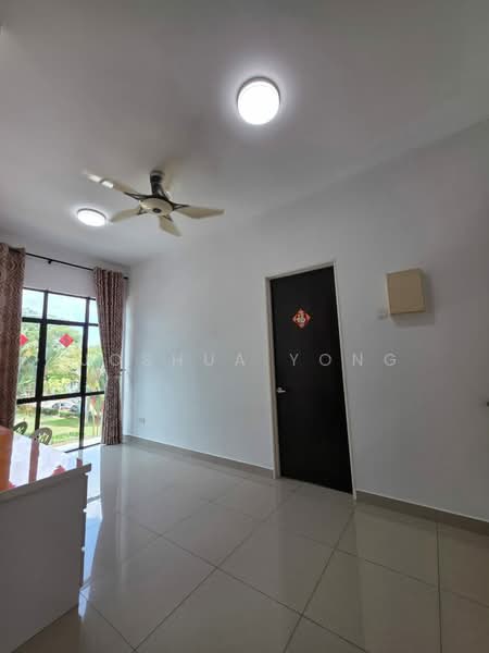 2-storey Terraced House for Sale in Taman Mount Austin (Tebrau) - Joshua Yong - Second Living Room - PropertyGuru.com.my