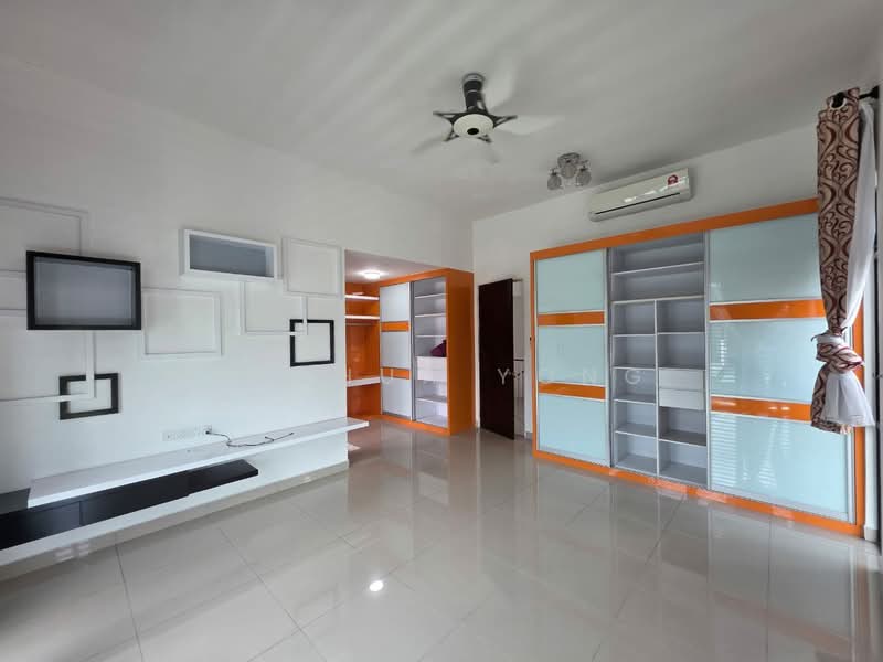 2-storey Terraced House for Sale in Taman Mount Austin (Tebrau) - Joshua Yong - Master bedroom - PropertyGuru.com.my