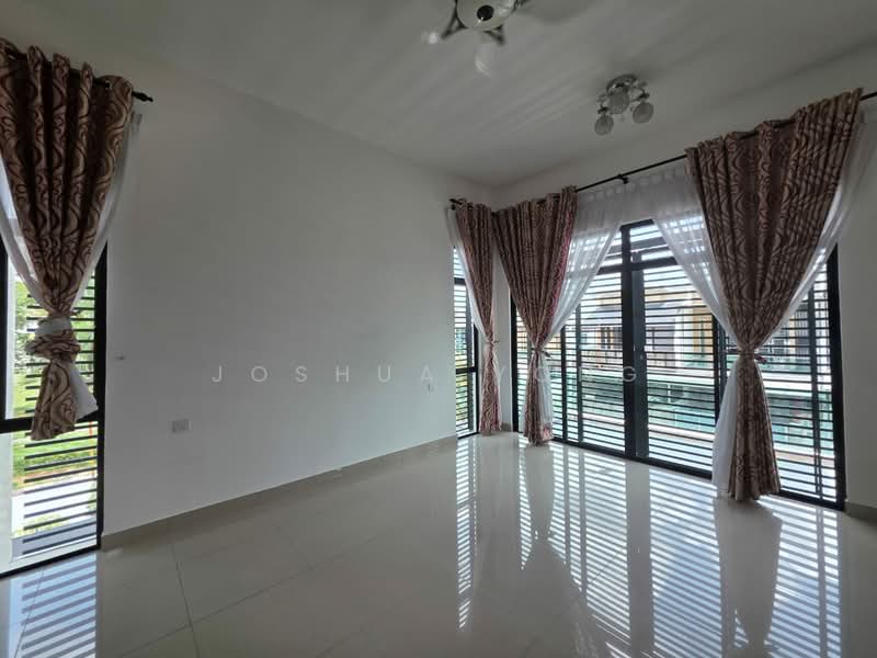 2-storey Terraced House for Sale in Taman Mount Austin (Tebrau) - Joshua Yong - Living Room - PropertyGuru.com.my