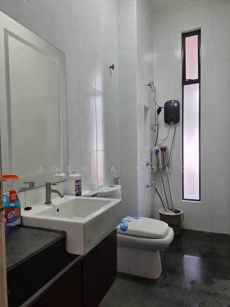 2-storey Terraced House for Sale in Taman Mount Austin (Tebrau) - Joshua Yong - Bathroom - PropertyGuru.com.my