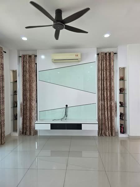 2-storey Terraced House for Sale in Taman Mount Austin (Tebrau) - Joshua Yong - Living Room - PropertyGuru.com.my