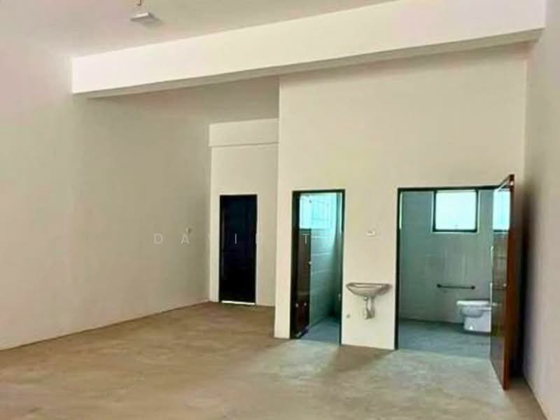 Shop / Office for Rent in Taman Machang Bubok (Bukit Mertajam) - David Teoh - Bathroom - PropertyGuru.com.my
