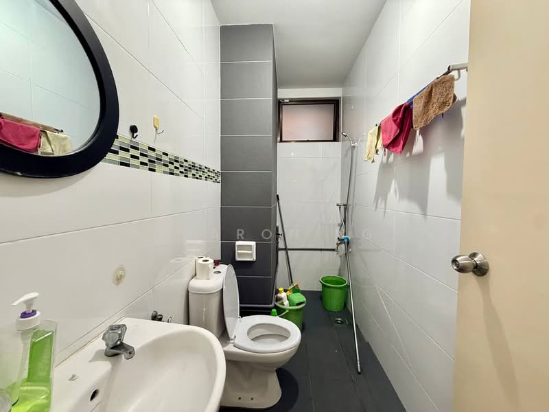 Banglo Pautan untuk Dijual di Taman Adda Heights (Tebrau) - Sharon Ng - Bathroom - PropertyGuru.com.my