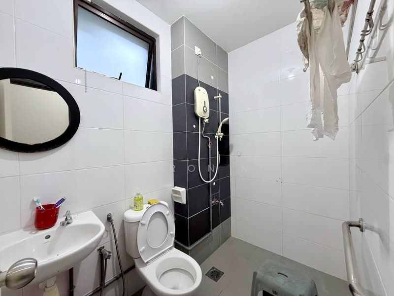 Banglo Pautan untuk Dijual di Taman Adda Heights (Tebrau) - Sharon Ng - Bathroom - PropertyGuru.com.my
