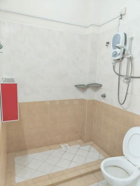 2-storey Terraced House for Sale in Taman Semabok Perdana (Semabok) - Woon . - Bathroom - PropertyGuru.com.my