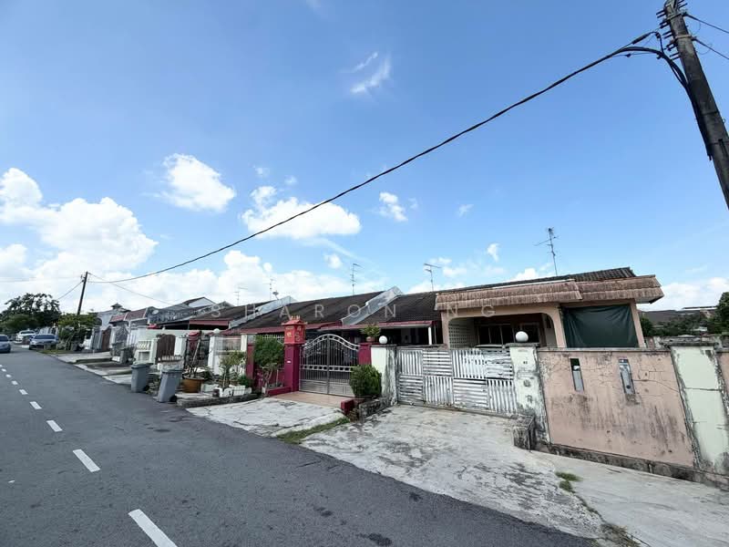 Rumah Teres 1 Tingkat untuk Dijual di Taman Ungku Tun Aminah (Skudai) - Sharon Ng - Exterior - PropertyGuru.com.my