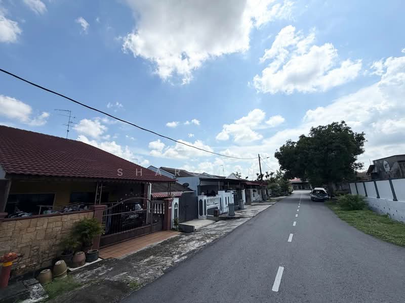 Rumah Teres 1 Tingkat untuk Dijual di Taman Ungku Tun Aminah (Skudai) - Sharon Ng - Exterior - PropertyGuru.com.my