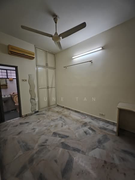 Rumah Teres 2 Tingkat untuk Disewa di Taman Sri Endah (Sri Petaling) - June Tan - PropertyGuru.com.my
