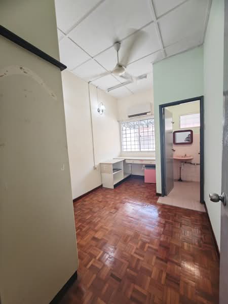 Rumah Teres 2 Tingkat untuk Disewa di Taman Sri Endah (Sri Petaling) - June Tan - PropertyGuru.com.my