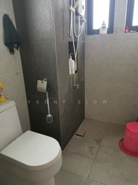 Kondominium untuk Dijual di Ascenda Residence @ Skyarena - Yanny Siow - Bathroom - PropertyGuru.com.my