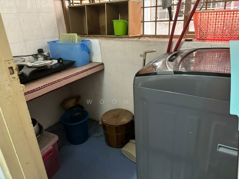 Pangsapuri untuk Dijual di Kota Laksamana Utama - Woon . - Kitchen - PropertyGuru.com.my