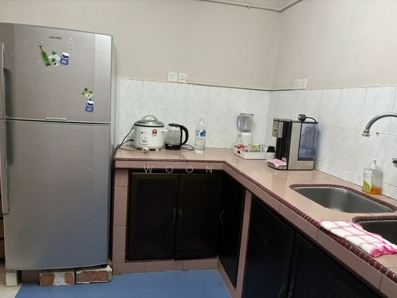 Pangsapuri untuk Dijual di Kota Laksamana Utama - Woon . - Kitchen - PropertyGuru.com.my