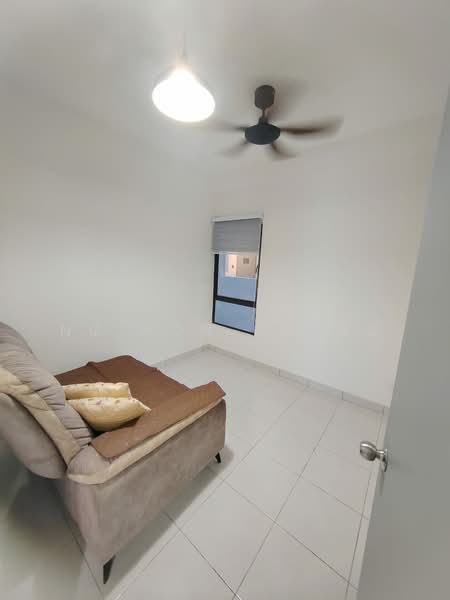 Servis Apartment untuk Disewa di E'Island Lake Haven - Ng Hon Keong - Living Room - PropertyGuru.com.my