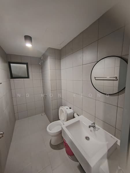 Servis Apartment untuk Disewa di E'Island Lake Haven - Ng Hon Keong - Bathroom - PropertyGuru.com.my