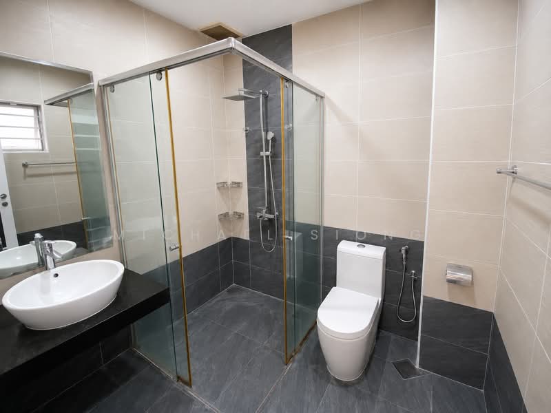 Rumah Berkembar untuk Disewa di Kota Emerald (Rawang) - Michael Siong - Bathroom - PropertyGuru.com.my