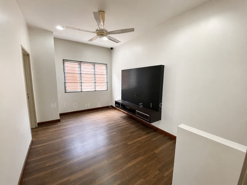 Rumah Berkembar untuk Disewa di Kota Emerald (Rawang) - Michael Siong - Living Room - PropertyGuru.com.my
