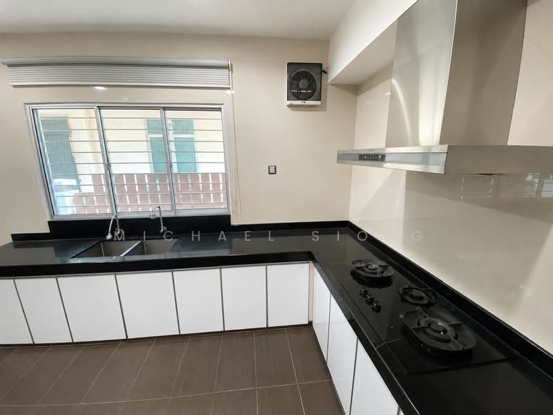 Rumah Berkembar untuk Disewa di Kota Emerald (Rawang) - Michael Siong - Kitchen - PropertyGuru.com.my