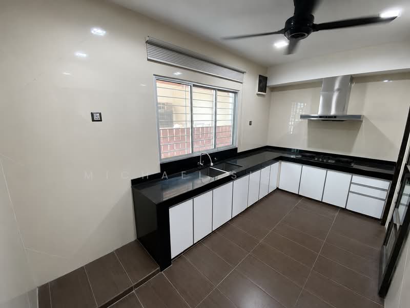 Rumah Berkembar untuk Disewa di Kota Emerald (Rawang) - Michael Siong - Kitchen - PropertyGuru.com.my