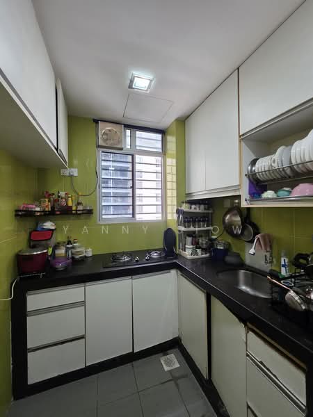 Condominium for Sale at Platinum Lake PV 16 - Yanny Siow - Kitchen - PropertyGuru.com.my