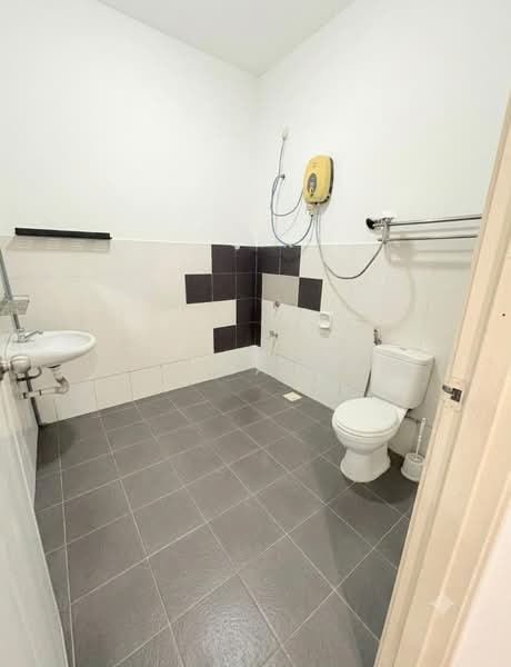 2-storey Terraced House for Rent in Setia Tropika (Johor Bahru) - Claira Ong - Bathroom - PropertyGuru.com.my