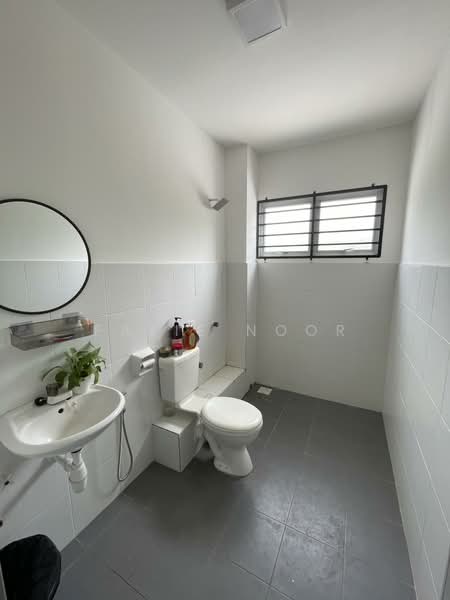 2-storey Terraced House for Sale in Kuala Selangor (Selangor) - Fazie Noor - Bathroom - PropertyGuru.com.my