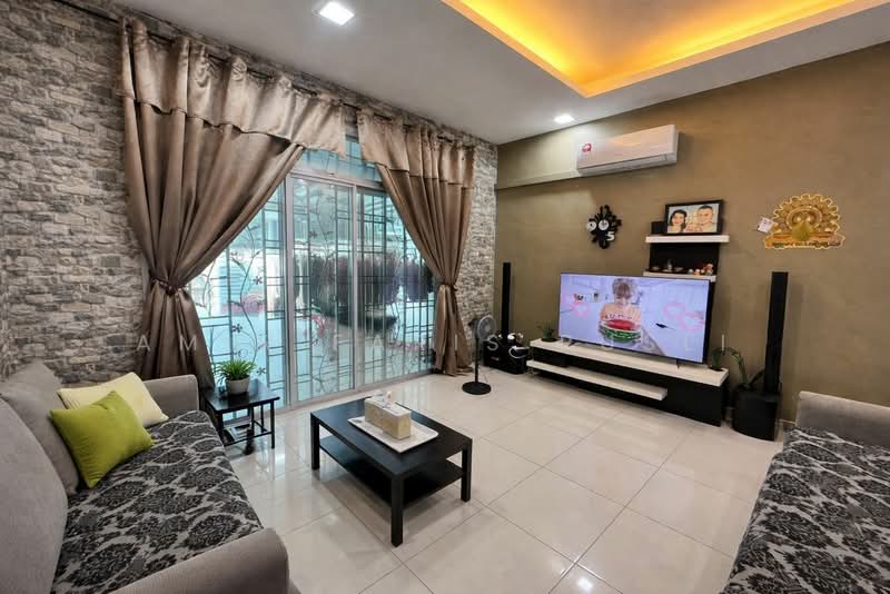 2-storey Terraced House for Sale in Taman Pulai Indah (Johor Bahru) - Amir Faris Rusli - Living Room - PropertyGuru.com.my